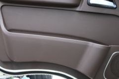 解放 领途 4.5T 4.16米单排插电式混合动力厢式轻卡14kWh