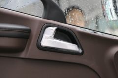 解放 领途 4.5T 4.16米单排插电式混合动力厢式轻卡14kWh