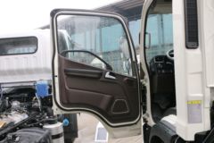 解放 领途 4.5T 4.16米单排插电式混合动力厢式轻卡14kWh