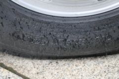 解放 领途 4.5T 4.16米单排插电式混合动力厢式轻卡14kWh