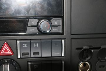 �ൺ��� ӥ; ����� 620���� 8X4 9.5��AMT�Զ�����س�(Һ��)ͼƬ