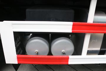 �ൺ��� ӥ; ����� 620���� 8X4 9.5��AMT�Զ�����س�(Һ��)ͼƬ