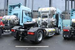 青岛解放 JH6重卡 530马力 4X2 LNG自动档牵引车(液缓)(CA4189P25K2NE6A80)