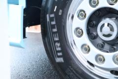 青岛解放 JH6重卡 530马力 4X2 LNG自动档牵引车(液缓)(CA4189P25K2NE6A80)