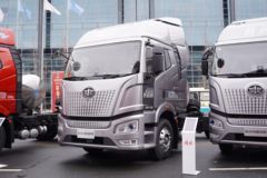 一汽解放 J6E重卡 530马力 4X2 LNG自动档牵引车(CA4180P66M25AE6)