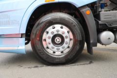 一汽解放 J7重卡 600马力 6X4 LNG自动档牵引车(液缓)(速比3.417)(CA4250P77M26T1A1E6)