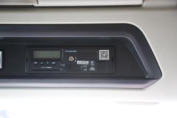 һ����� J6V�ؿ� �캽�� 600���� 6X4 LNG�Զ���ǣ����(Һ��)(CA4250P66M25T1A3E6)ͼƬ