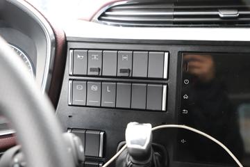 һ����� J6V�ؿ� �캽�� 600���� 6X4 LNG�Զ���ǣ����(Һ��)(CA4250P66M25T1A3E6)ͼƬ