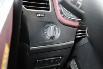 һ����� J6V�ؿ� �캽�� 600���� 6X4 LNG�Զ���ǣ����(Һ��)(CA4250P66M25T1A3E6)ͼƬ