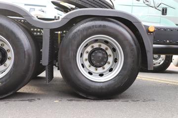 һ����� J6V�ؿ� �캽�� 600���� 6X4 LNG�Զ���ǣ����(Һ��)(CA4250P66M25T1A3E6)ͼƬ