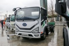 解放 虎6G中体 标载板 4.5T 4.2米单排插电式混合动力栏板轻卡14.02kWh