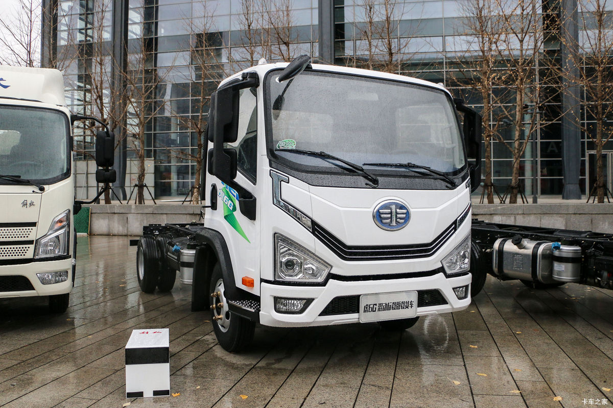 解放 虎6G中体 标载板 4.5T 4.2米单排插电式混合动力栏板轻卡14.02kWh