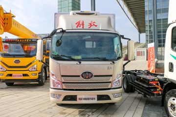 解放领途 200马力 4X2 法士特8档 5.4米冷藏车