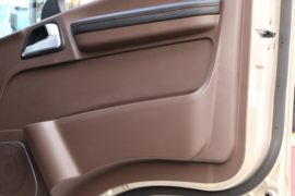 领途&nbsp;冷藏车驾驶室图片