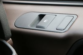 领途&nbsp;冷藏车驾驶室图片