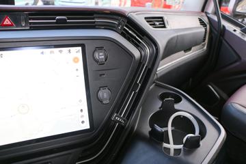 һ����� J6V�ؿ� �캽�� 620���� 6X4 AMT�Զ���ǣ����(Һ��)(CA4250P66K33T1E6)ͼƬ