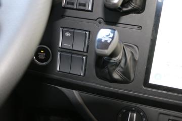 һ����� J6V�ؿ� �캽�� 620���� 6X4 AMT�Զ���ǣ����(Һ��)(CA4250P66K33T1E6)ͼƬ