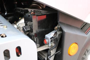 һ����� J6V�ؿ� �캽�� 620���� 6X4 AMT�Զ���ǣ����(Һ��)(CA4250P66K33T1E6)ͼƬ