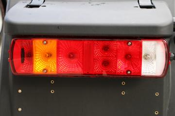 һ����� J6V�ؿ� �캽�� 620���� 6X4 AMT�Զ���ǣ����(Һ��)(CA4250P66K33T1E6)ͼƬ