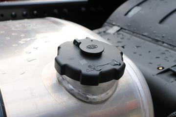 һ����� J6V�ؿ� �캽�� 620���� 6X4 AMT�Զ���ǣ����(Һ��)(CA4250P66K33T1E6)ͼƬ