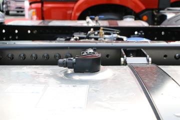 һ����� J6V�ؿ� �캽�� 620���� 6X4 AMT�Զ���ǣ����(Һ��)(CA4250P66K33T1E6)ͼƬ