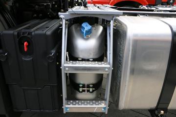 һ����� J6V�ؿ� �캽�� 620���� 6X4 AMT�Զ���ǣ����(Һ��)(CA4250P66K33T1E6)ͼƬ