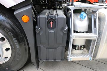 һ����� J6V�ؿ� �캽�� 620���� 6X4 AMT�Զ���ǣ����(Һ��)(CA4250P66K33T1E6)ͼƬ