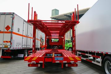 解放JK6&nbsp;中置轴车辆运输车外观图片