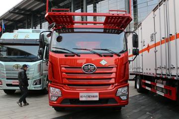 解放JK6&nbsp;中置轴车辆运输车外观图片