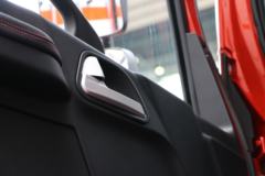 青岛解放 解放JK6 260马力 4X2 CNG 轿运车