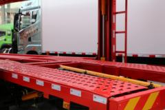 青岛解放 解放JK6 260马力 4X2 CNG 轿运车