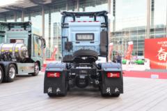 青岛解放 鹰途 头等舱 620马力 6X4 AMT自动档牵引车(带液缓)(CA4257P35K18T1E6A80)