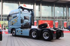 青岛解放 鹰途 头等舱 620马力 6X4 AMT自动档牵引车(带液缓)(CA4257P35K18T1E6A80)