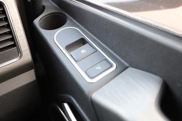 �ൺ��� ӥ; ͷ�Ȳ� 620���� 6X4 AMT�Զ���ǣ����(��Һ��)(CA4257P35K18T1E6A80)ͼƬ