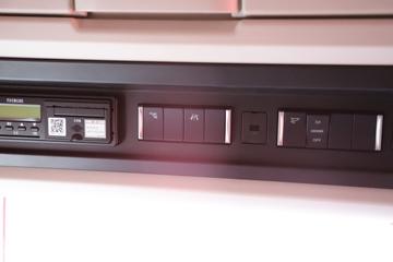 �ൺ��� ӥ; ͷ�Ȳ� 620���� 6X4 AMT�Զ���ǣ����(��Һ��)(CA4257P35K18T1E6A80)ͼƬ