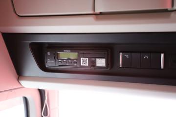 �ൺ��� ӥ; ͷ�Ȳ� 620���� 6X4 AMT�Զ���ǣ����(��Һ��)(CA4257P35K18T1E6A80)ͼƬ