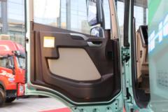 青岛解放 JH6重卡 6X4 混合动力牵引车