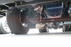 青岛解放 JH6重卡 6X4 混合动力牵引车
