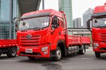 青岛解放 JK6中卡 220马力 4X2 6.75米栏板载货车(CA1180P28K2L2E6A80)