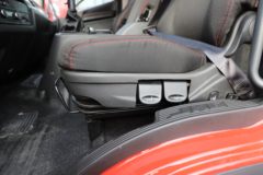 青岛解放 JK6 200马力 4X2 5.75米栏板载货车(CA1120P28K45L5E6A85)