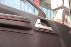 青岛解放 JK6 200马力 4X2 5.75米栏板载货车(CA1120P28K45L5E6A85)