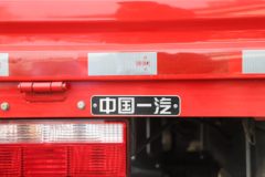 青岛解放 JK6 200马力 4X2 5.75米栏板载货车(CA1120P28K45L5E6A85)