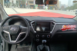 五十铃T30探险家&nbsp;皮卡驾驶室                                               图片