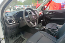 五十铃T30探险家&nbsp;皮卡驾驶室                                               图片