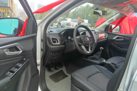 五十铃T30探险家&nbsp;皮卡驾驶室                                               图片