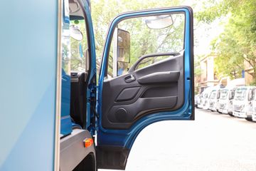 ���� ŷ������ 300���� 4X2 6.8��AMT�Զ�����س�ͼƬ