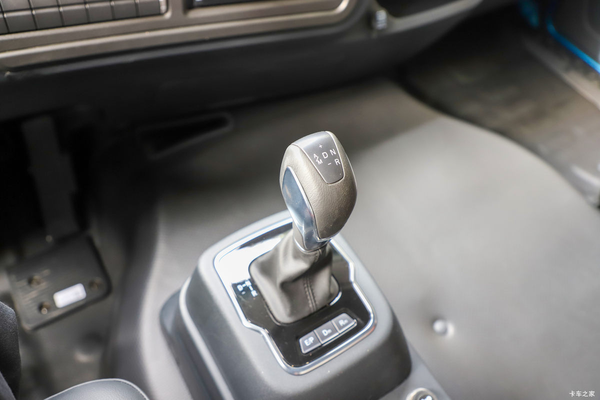 300-4x2-6-8-amt-1803965