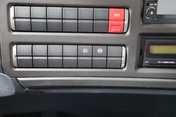 ���� ŷ������ 300���� 4X2 6.8��AMT�Զ�����س�ͼƬ