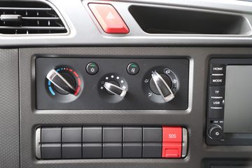 ���� ŷ������ 300���� 4X2 6.8��AMT�Զ�����س�ͼƬ