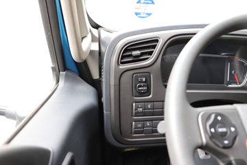 ���� ŷ������ 300���� 4X2 6.8��AMT�Զ�����س�ͼƬ